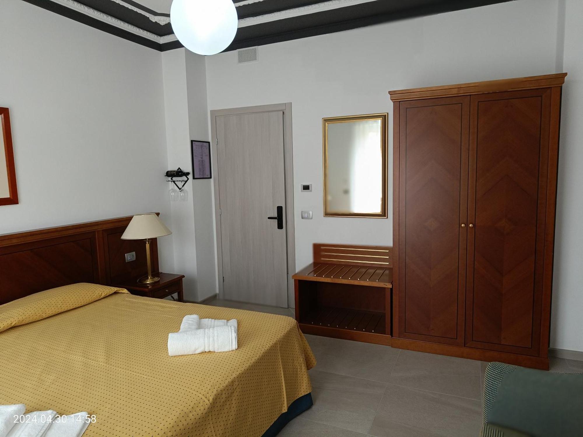 Villa Mariana Bed And Breakfast Saluzzo Esterno foto