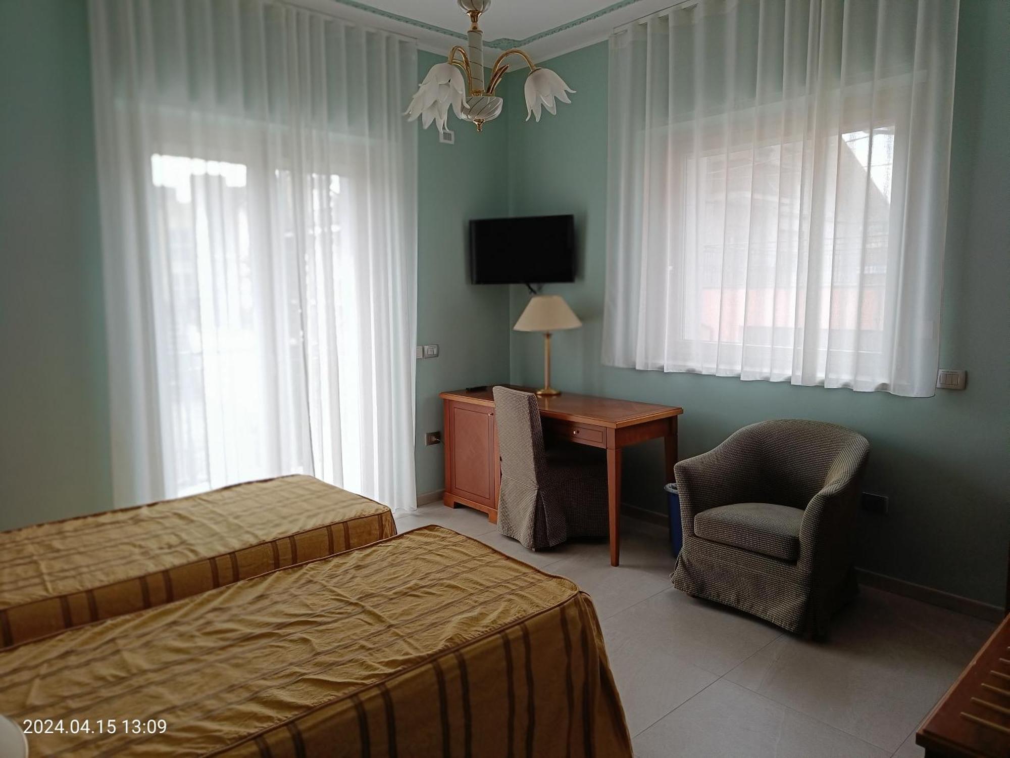 Villa Mariana Bed And Breakfast Saluzzo Esterno foto